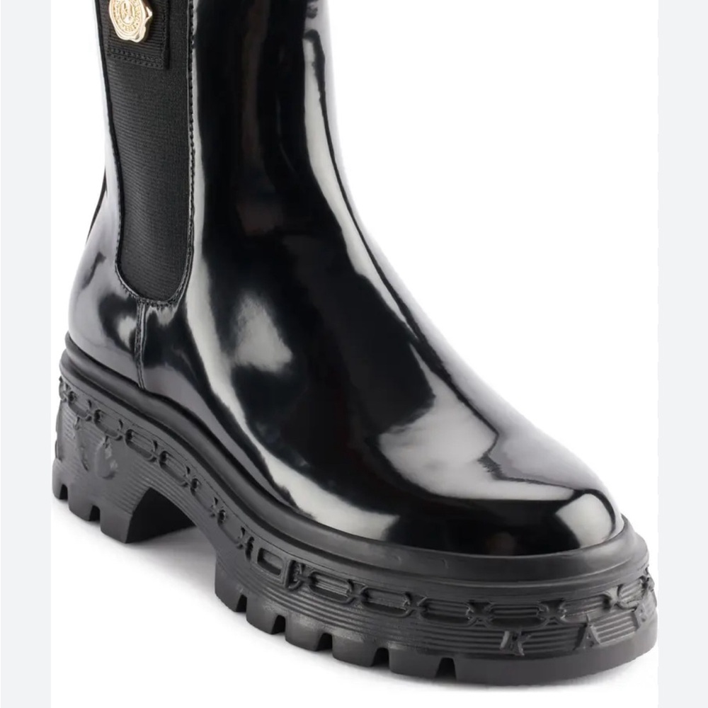 C Karl Lagerfeld gorgeous glossy lug sole rainboot lightweight Women's Boots 7 - Picture 2 of 8
